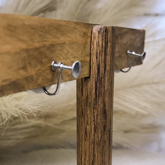 Vintage Enamel Coated Ceramic Initial S Screw-On Earrings - Picture 5 of 8